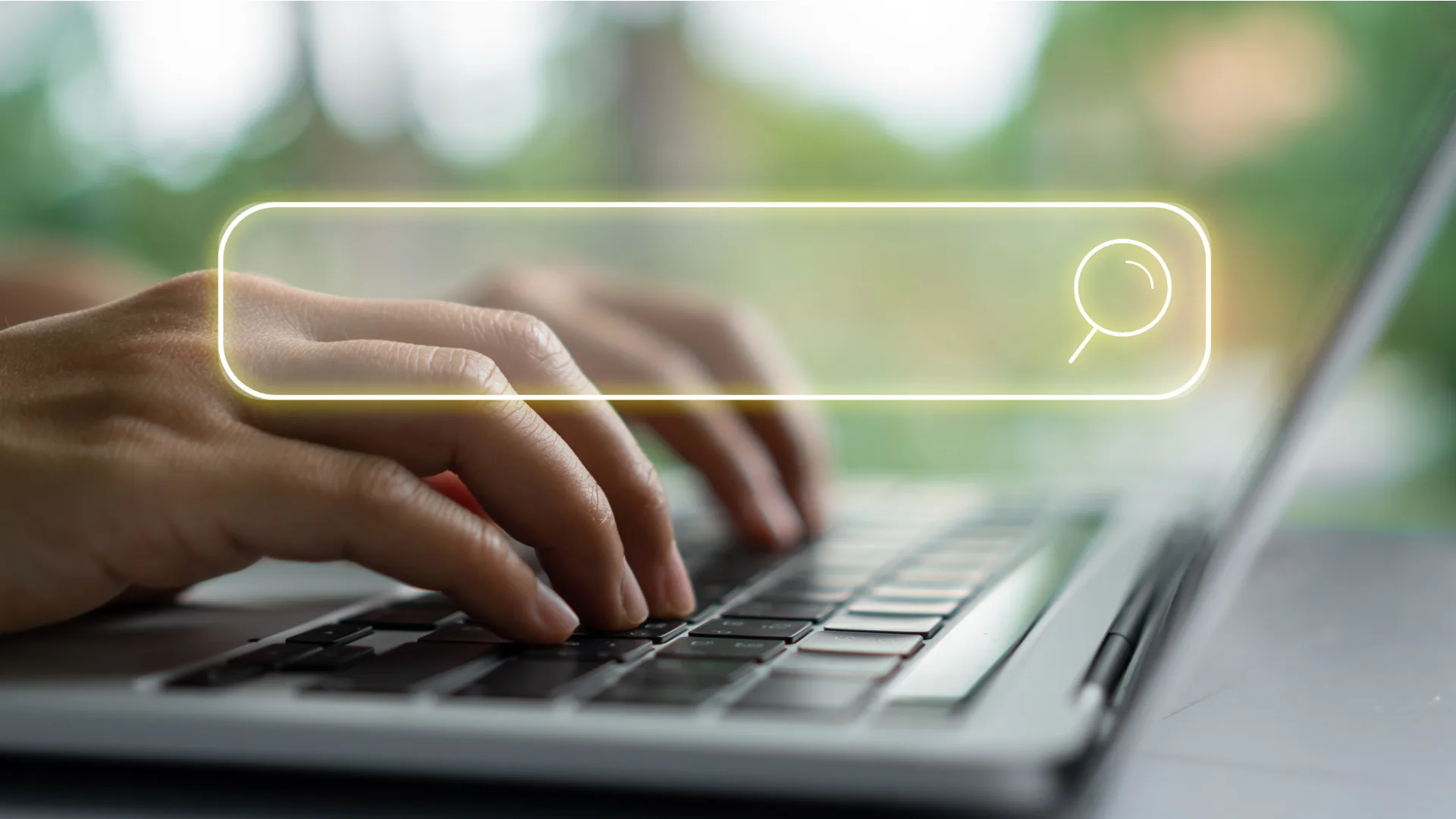 Como a tecnologia está transformando a produtividade no home office e quais gadgets realmente funcionam 2 pessoa em home office procurando algo